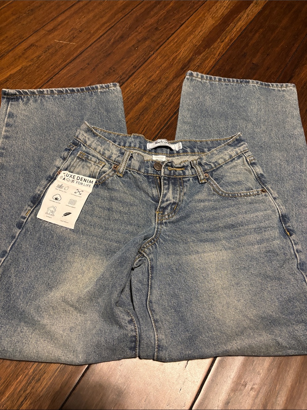 Refrain Los Angeles Light Blue Straight Leg Women's Jeans - Classic Denim
